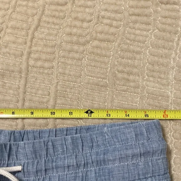 Athleta Light Blue Chambray Shorts, size 10 - Picture 8 of 8